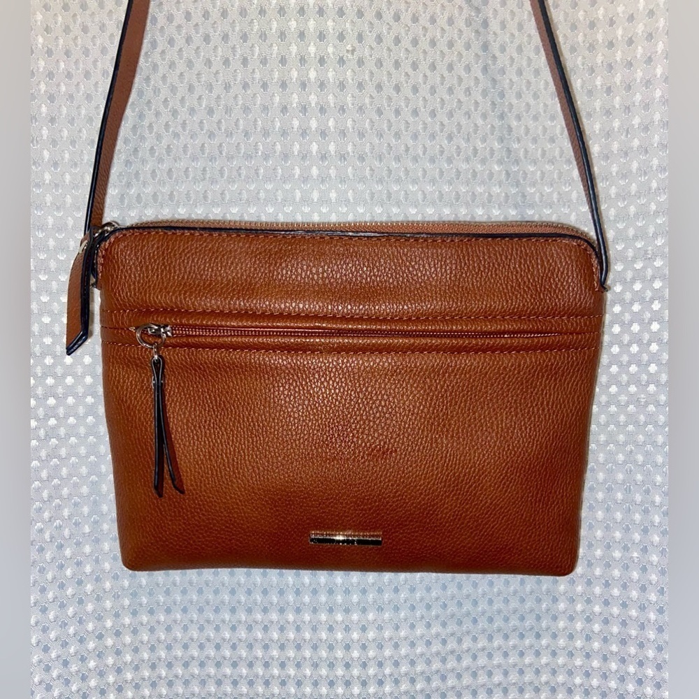 ROOTS cognac brown thin strap shoulder Bag‎